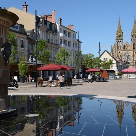 Joli Studio Avec Parking Prive Moulins  Bagian luar foto